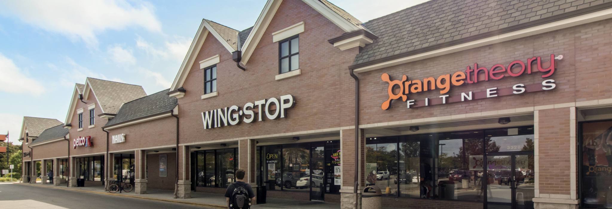 Chicago IL Roscoe Square Retail Space First Washington Realty Inc.