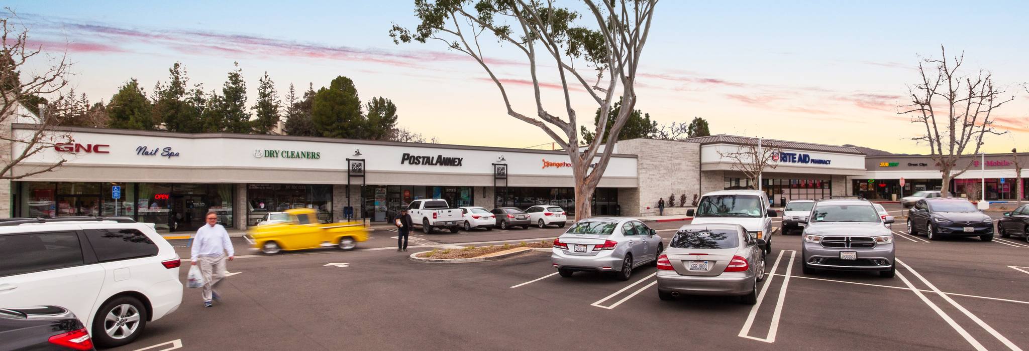 Agoura Hills CA Twin Oaks Shopping Center Retail Space First Washington Realty Inc.