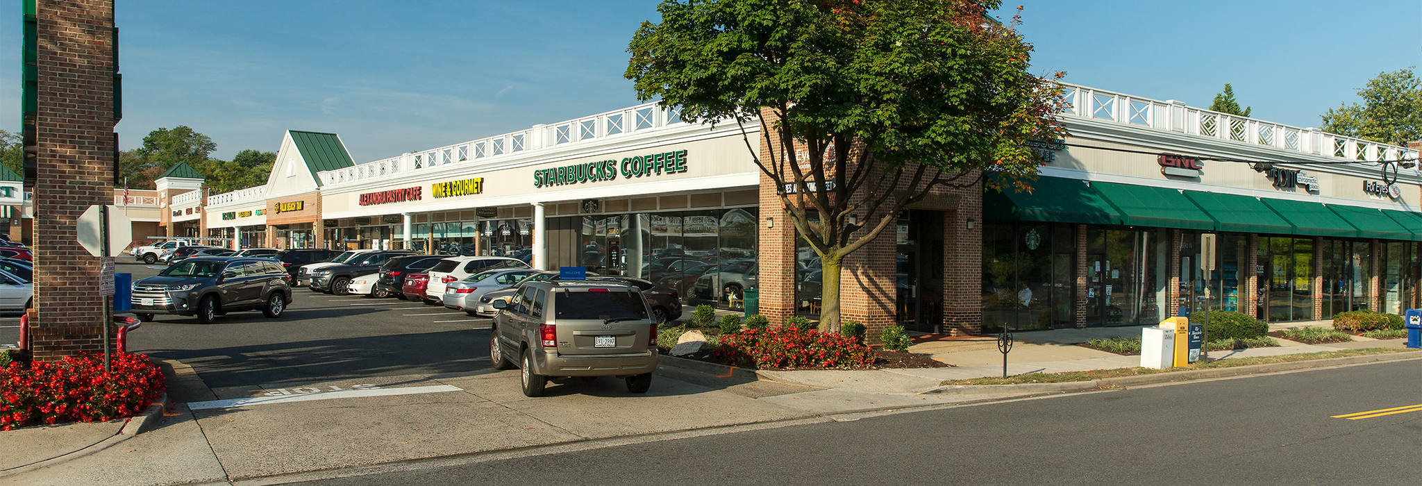 Alexandria VA: Bradlee Shopping Center - Retail Space - First