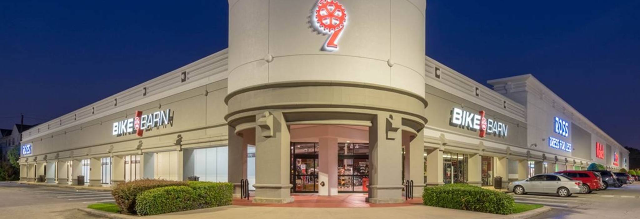 Houston TX Weslayan Plaza Retail Space First Washington Realty Inc.